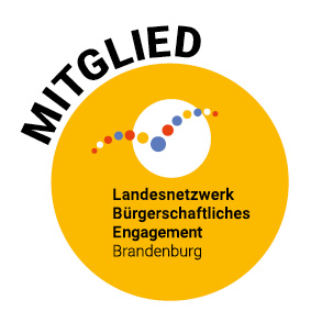 Auf dem Logo steht Mitglied Landesnetzwerk Bürgerschaftliches Engagement Brandenburg geschrieben.
